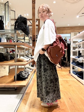 「アイテム（バックパック/リュック）」を使った、チコたんさん（レディース・156cm）の秋コーディネート