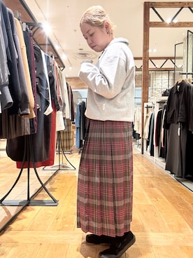 「アイテム（バレエシューズ）」を使った、チコたんさん（レディース・156cm）の秋コーディネート