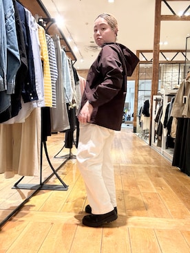 「EKAL（エカル）のDOT AIR ANORAK JACKET（その他アウター、ブラウン系）」を使った、チコたんさん（レディース・156cm）の春コーディネート