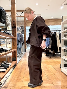 「EKAL（エカル）のDOT AIR CARDIGAN（カーディガン/ボレロ、ブラウン系）」を使った、チコたんさん（レディース・156cm）の春コーディネート