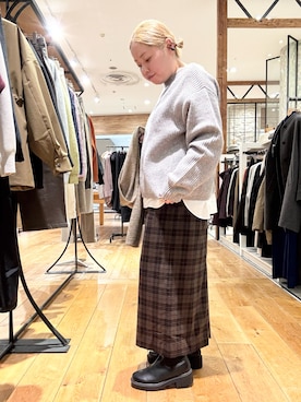 「アイテム（ストール/ショール）」を使った、チコたんさん（レディース・156cm）の秋コーディネート