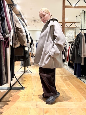 「アイテム（ステンカラーコート）」を使った、チコたんさん（レディース・156cm・40代）の秋コーディネート