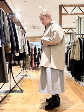 「アイテム（ステンカラーコート）」を使った、チコたんさん（レディース・156cm）の秋コーディネート