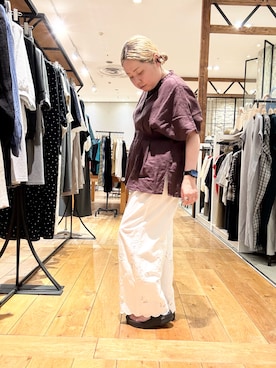 「URBAN RESEARCH DOORS（アーバンリサーチドアーズ）のリネンウエストタックスキッパーブラウス（シャツ/ブラウス、レッド系）」を使った、チコたんさん（レディース・156cm）の春コーディネート