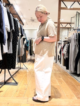 「かぐれ（カグレ）のリネンコットンスカーフニット（ニット/セーター、イエロー系）」を使った、チコたんさん（レディース・156cm）の春コーディネート