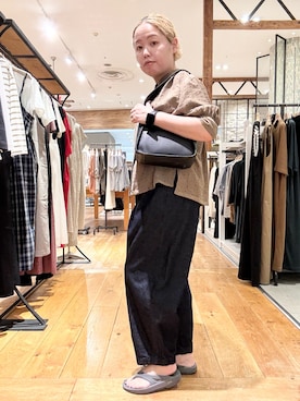 「キレイめコーデ」｜「アイテム（ハンドバッグ）」を使った、チコたんさん（レディース・156cm）の夏コーディネート