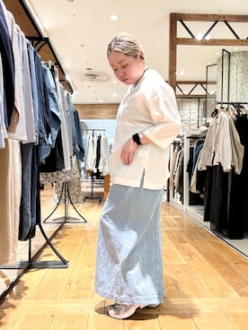 「URBAN RESEARCH DOORS（アーバンリサーチドアーズ）のFORK&SPOON　プルオーバーブラウス（シャツ/ブラウス、ホワイト系）」を使った、チコたんさん（レディース・156cm）の春コーディネート