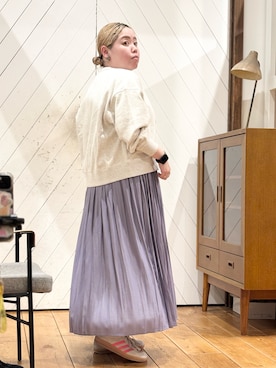 「URBAN RESEARCH DOORS（アーバンリサーチドアーズ）の『WEB/一部店舗限定カラー』コットンスウェットジップカーディガン｜スウェットカーデ/大人カジュアル/羽織/春服（カーディガン/ボレロ、ホワイト系）」を使った、チコたんさん（レディース・156cm）の春コーディネート