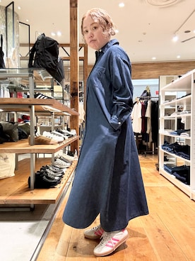 「URBAN RESEARCH DOORS（アーバンリサーチドアーズ）のライトコットンデニムシャツワンピース（ワンピース）」を使った、チコたんさん（レディース・156cm・40代）の秋コーディネート