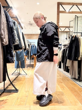 「FORK&SPOON（フォークアンドスプーン）のFORK&SPOON　シアーアノラックパーカー（パーカー、ブラック系）」を使った、チコたんさん（レディース・156cm）の冬コーディネート