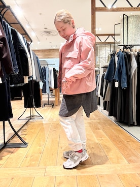 「URBAN RESEARCH DOORS（アーバンリサーチドアーズ）の『別注』Snow Peak Apparel×DOORS　U.L.DOUBLEWEAVEPARKER（テーラードジャケット、ピンク系）」を使った、チコたんさん（レディース・156cm）の春コーディネート