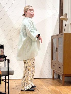 「URBAN RESEARCH DOORS（アーバンリサーチドアーズ）のコットンボイルギャザーブラウス（シャツ/ブラウス、グリーン系）」を使った、チコたんさん（レディース・156cm）の春コーディネート