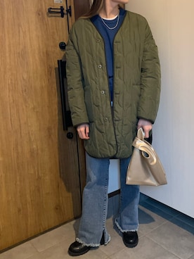 「ブルーニット」｜「アイテム（アクセサリー）」を使った、miqsonさん（レディース・163cm）の冬コーディネート