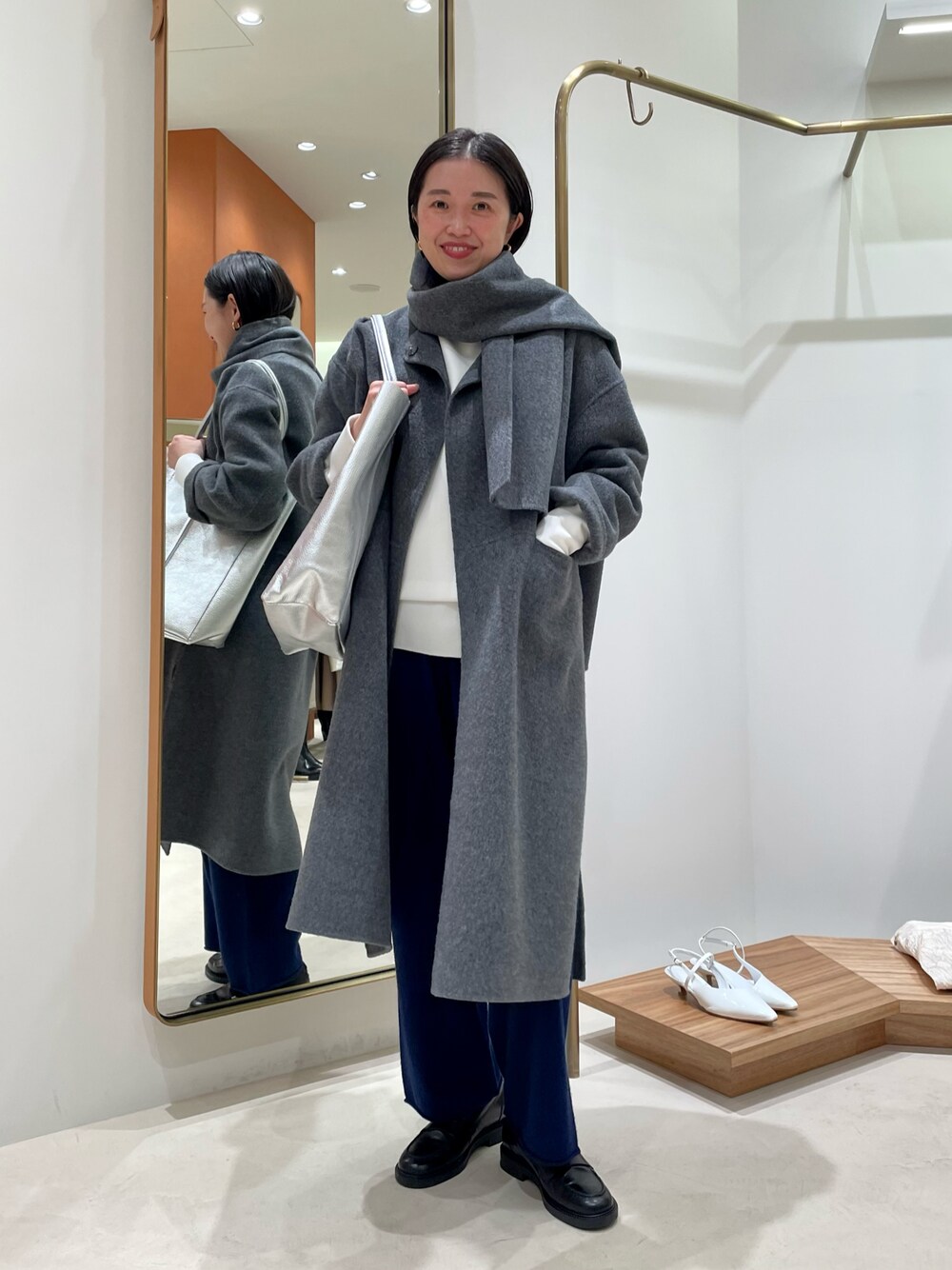 Whim Gazette（ウィムガゼット）の「ストール付リバーコート