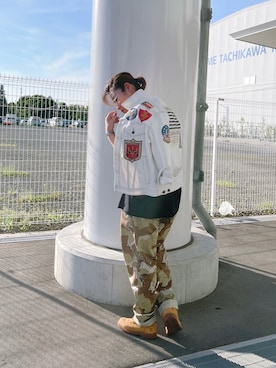 「リラックスパンツ」｜「アイテム（デニムジャケット）」を使った、misiaさん（レディース・165cm）の夏コーディネート