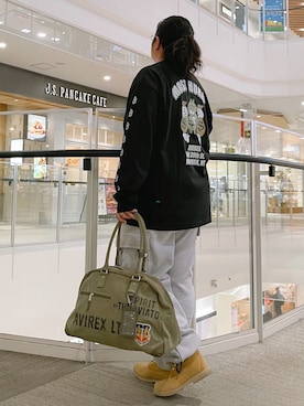 「ブーツスタイル」｜「アイテム（スウェットパンツ）」を使った、misiaさん（レディース・165cm）の春コーディネート