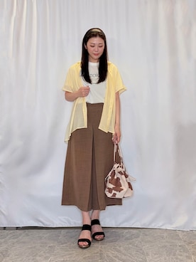 「SHOO・LA・RUE（シューラルー）の【ひんやり/UV】ほんのりシアーで上品な バックギャザーブラウス（シャツ/ブラウス、イエロー系）」を使った、おうめさん（レディース）の夏コーディネート