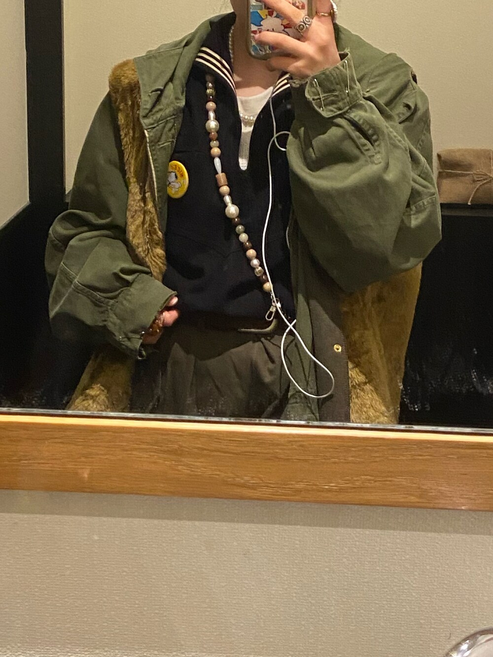 「ミリタリー、古着、ファーベスト、148cm、低身長、お洒落さんとつながりたい、秋冬コーデ、barbour、古着好きな人と繋がりたい、コート、シンプルスタイル」｜「Barbourのアイテム（その他アウター、ブラウン系）」を使った、わかばさん（レディース・148cm）の冬コーディネートの1枚目の写真