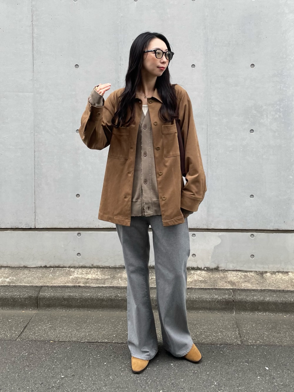 ZARAのアイテムを使った「スエードジャケット」の人気ファッション