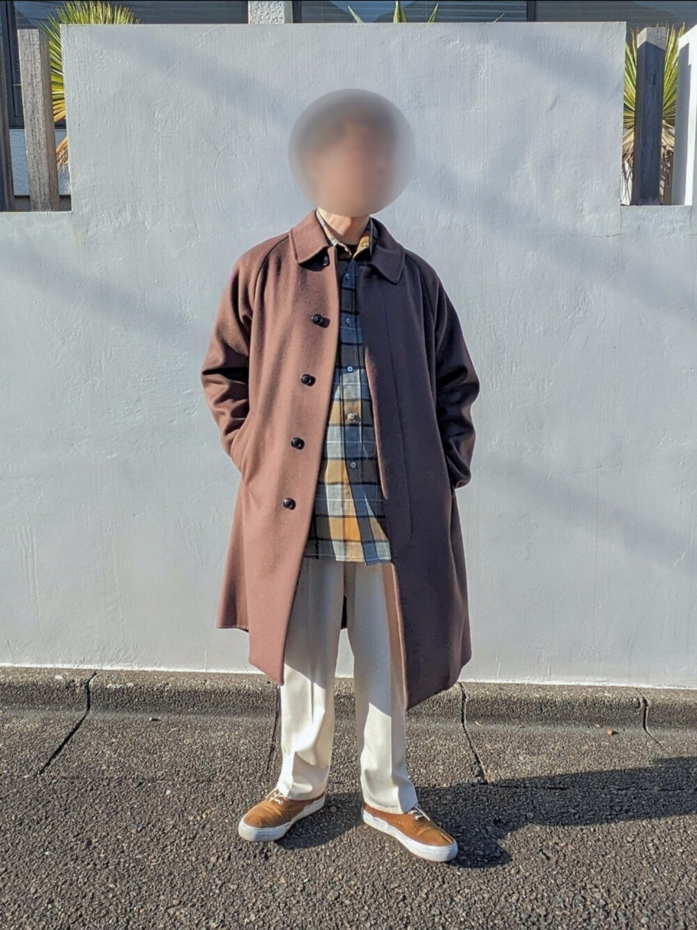 「きれいめカジュアル、休日スタイル、おしゃれさんと繋がりたい、ootd、休日コーデ、オトナカジュアル、冬コーデ、カジュアル、レイヤードスタイル、いいね、save、フォローお願いします🤑、韓国ファッション、カジュアルコーデ、ワイドパンツ、スニーカー、秋冬コーデ」｜「Calのアイテム（シャツ/ブラウス、ブラウン系）」を使った、Astroさん（メンズ・168cm）の秋コーディネートの1枚目の写真