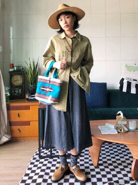 「アイテム（デニムスカート、グレー系）」を使った、RegenYUNさん（レディース・163cm）の冬コーディネート