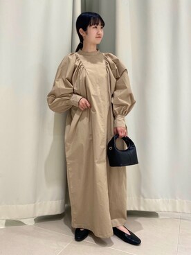 「KBF（ケイビーエフ）のギャザーボリュームワンピース（ワンピース、ベージュ系）」を使った、みかさん（レディース・149cm）の春コーディネート