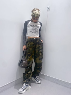 「FOREVER 21（フォーエバー トゥエンティーワン）のアイテム（スニーカー）」を使った、umeさん（レディース・163cm）の秋コーディネート