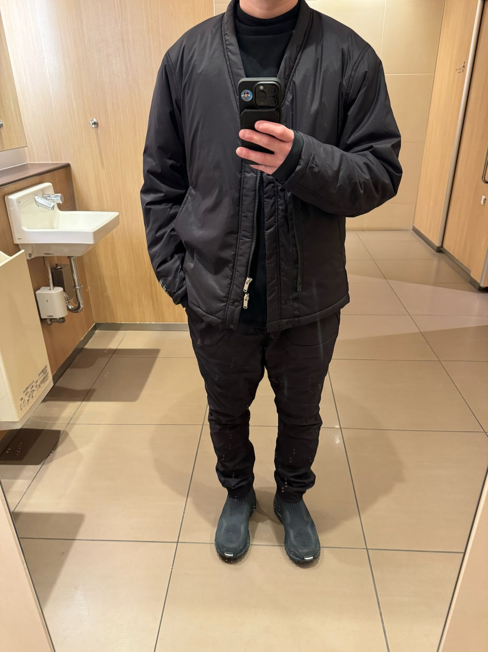 nonnativeのノーカラージャケットを使った人気ファッション