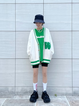 「KaneZ（ケインズ）のアイテム」を使った、Hikaru Shimizuさん（レディース・165cm）の秋コーディネート