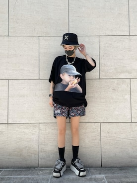 「L.H.P（エルエイチピー）のアイテム（Tシャツ/カットソー）」を使った、Hikaru Shimizuさん（レディース・165cm）の夏コーディネート