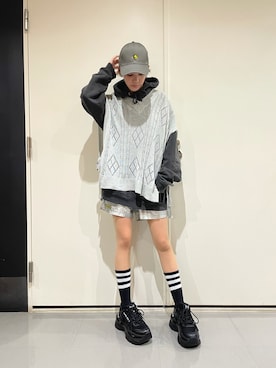 「KaneZ（ケインズ）のアイテム」を使った、Hikaru Shimizuさん（レディース・165cm）の秋コーディネート