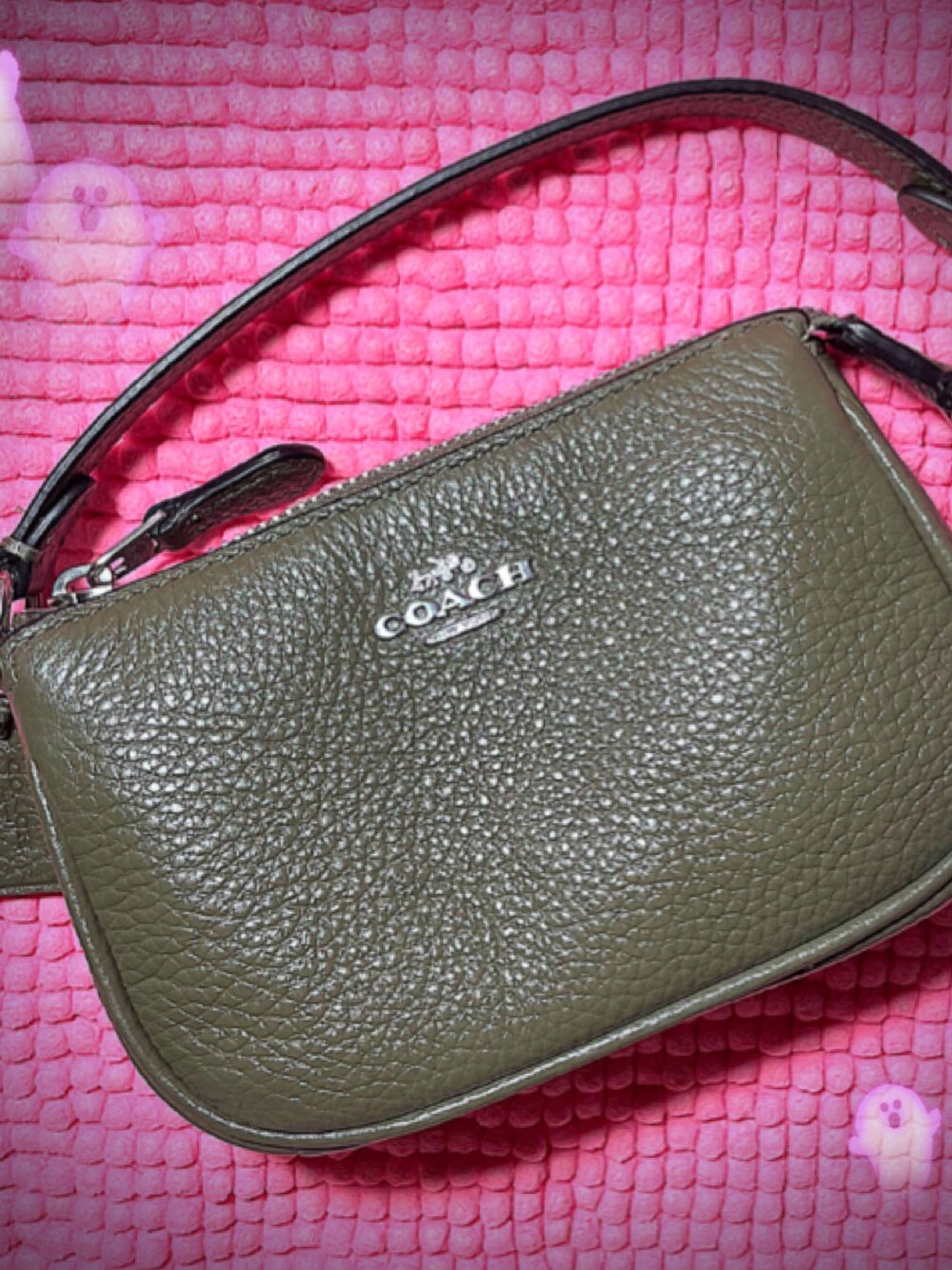 「COACHのアイテム（その他小物、グリーン系）」を使った、🇯🇵 瑛士 🇸🇬さん（メンズ・170cm）の秋コーディネートの1枚目の写真