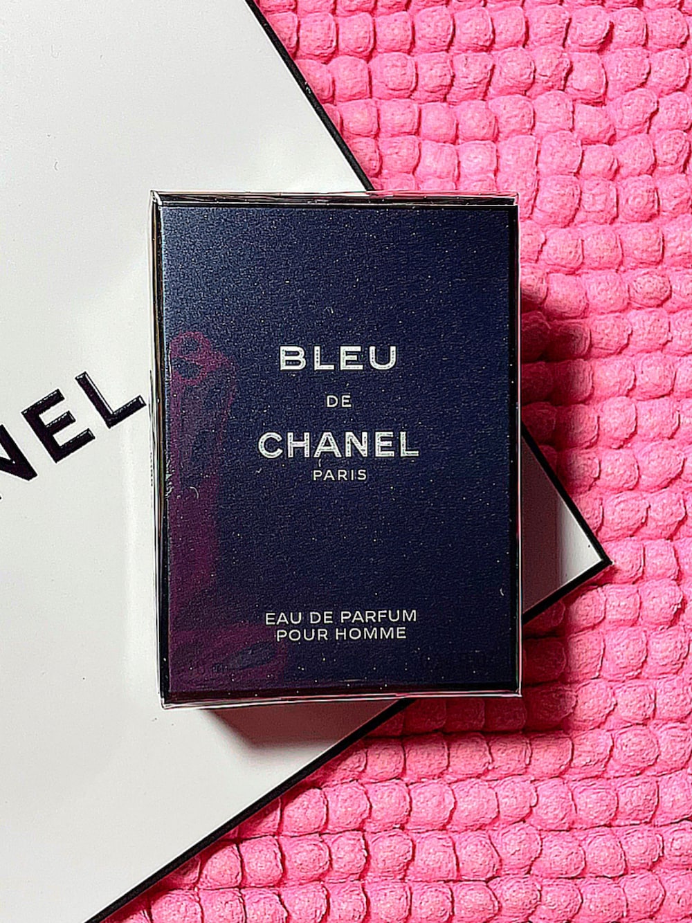 「CHANELのアイテム（香水、ブラック系）」を使った、🇯🇵 瑛士 🇸🇬さん（メンズ・170cm）の春コーディネートの1枚目の写真