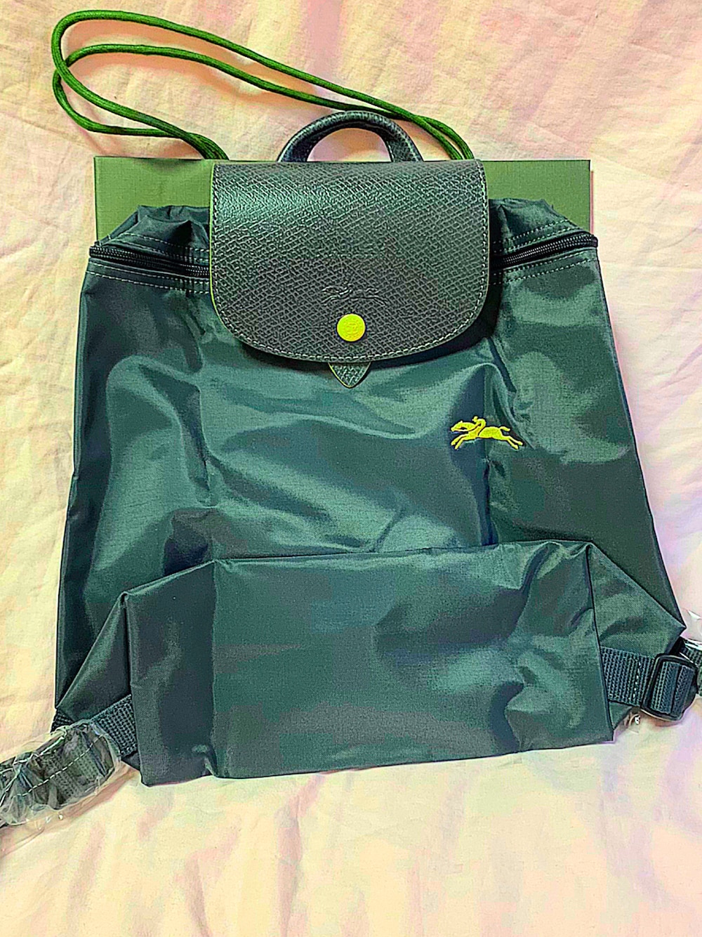 「LONGCHAMPのアイテム（バックパック/リュック、グレー系）」を使った、🇯🇵 瑛士 🇸🇬さん（メンズ・170cm）の秋コーディネートの1枚目の写真