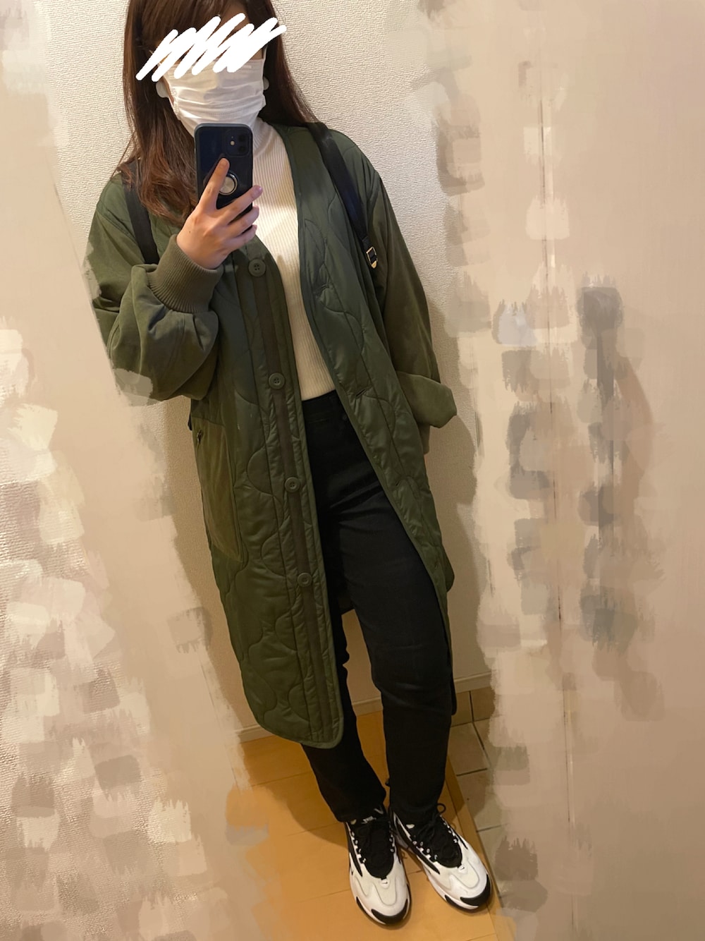 「秋のコーデ、オトナカジュアル、シンプルコーデ、カジュアル、カーキ、カーキアウター、キルティング、キルティングコート、ootd、デニムパンツ、NIKE」｜「GUのアイテム（デニムパンツ、ブラック系）」を使った、あべちゃんさん（レディース・160cm）の秋コーディネートの1枚目の写真