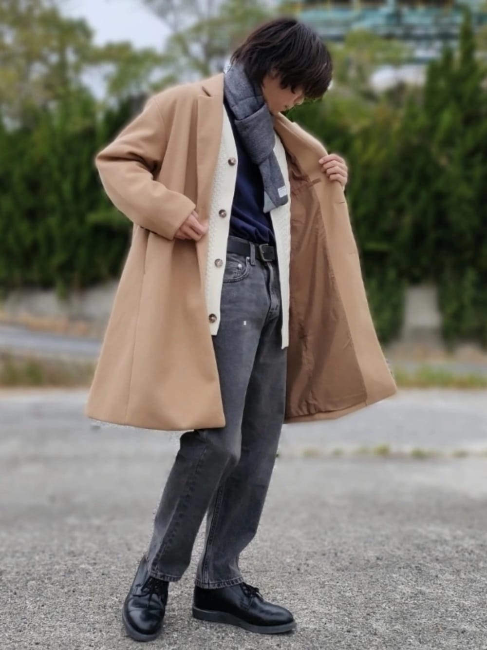 「冬、シンプルコーデ、オトナカジュアル、クリスマスに着たい服、きれいめカジュアル、冬アウター」｜「BACK NUMBERの【BACK NUMBER】チェスターコート（チェスターコート、ベージュ系）」を使った、YU-KINさん（メンズ・170cm）の冬コーディネートの1枚目の写真