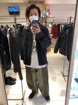 「ISAMU KATAYAMA BACKLASH（イサムカタヤマバックラッシュ）のアイテム（カーゴパンツ）」を使った、motohisaさん（メンズ・176cm）の秋コーディネート