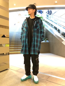 「ROYAL FLASH（ロイヤルフラッシュ）のアイテム（シューズ）」を使った、motohisaさん（メンズ・176cm）の冬コーディネート