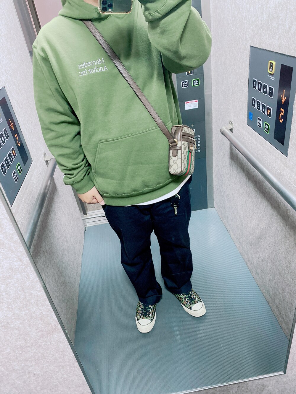 ゆーい｜mercedes anchor incのパーカーを使ったコーディネート - WEAR
