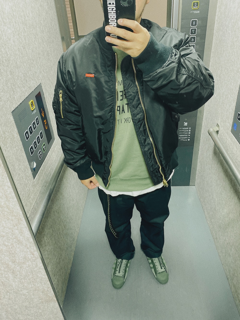 Supreme のMA-1を使った「ストリート」の人気ファッション