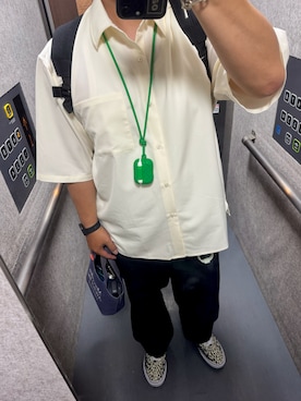 「clumsyのアイテム（シャツ/ブラウス、ホワイト系）」を使った、ゆーいさん（メンズ・173cm）の春コーディネート