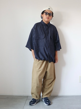 「WETTEMPT（ウィテンプト）のDUNGAREE STRIPE DRAW CORD SHIRT /ダンガリーストライプドローコードシャツ（シャツ/ブラウス）」を使った、KISA / SANAさん（キッズ・148cm）の夏コーディネート