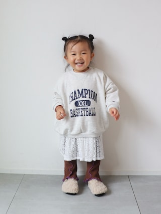 「Champion(チャンピオン)の〈チャンピオン〉カレッジロゴ裏毛トレーナー(スウェット)」を使った、KISA / SANAさん(キッズ・90cm)の秋コーディネート