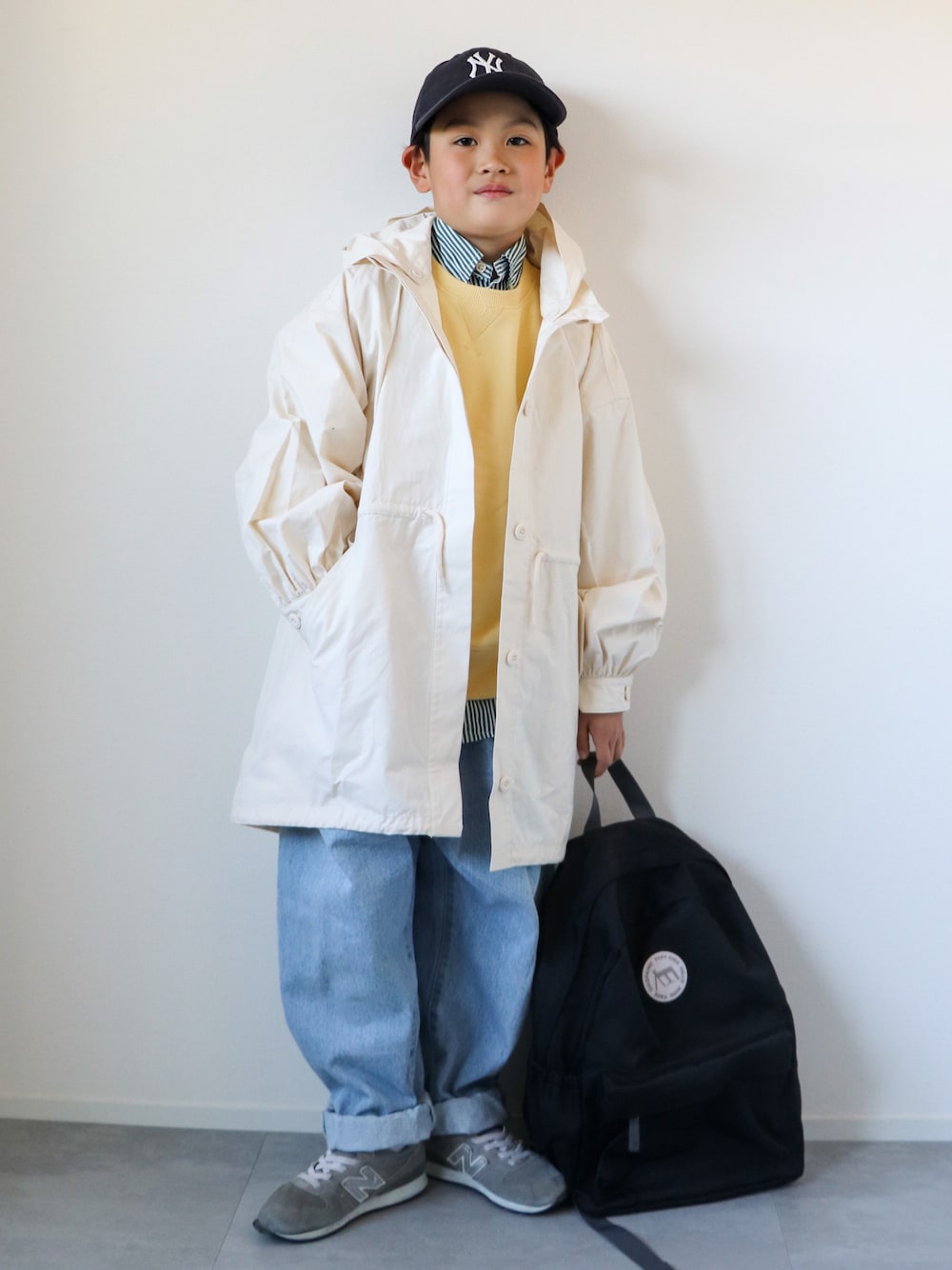 「キャップ、春コーデ、UNIQLO、古着MIX、レイヤードスタイル、ストライプシャツ、デニム、ニューバランス、ほめられ本命コーデ、シンプルコーデ、淡色コーデ、黒リュック、カジュアルコーデ、春色、6歳」｜「NEW ERAのWEGO/NEWERA Cooperstown（キャップ、ブルー系）」を使った、KISA / SANAさん（キッズ・129cm）の冬コーディネートの1枚目の写真