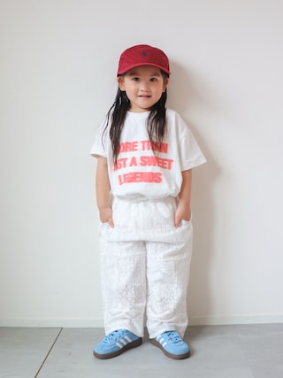 「LOWRYS FARM(ローリーズファーム)のアソートプリントBIGT 654418(Tシャツ/カットソー)」を使った、KISA / SANAさん(キッズ・154cm)の春コーディネート