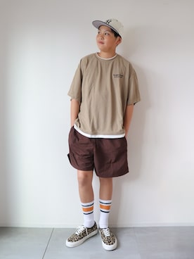 「PAIRMANON STREET（ペアマノンストリート）の【マルチファンクション】接触冷感 レイヤード風 半袖Tシャツ【PAIRMANON STREET】（Tシャツ/カットソー、ベージュ系）」を使った、KISA / SANAさん（キッズ・90cm）の夏コーディネート