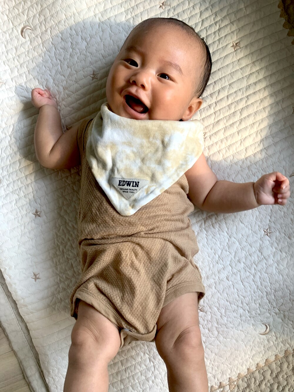 「赤ちゃん、男の子、ベビーコーデ、西松屋」｜「西松屋のアイテム（スタイ/よだれかけ、ブラウン系）」を使った、NAU.Oさん（レディース・153cm）の秋コーディネートの1枚目の写真