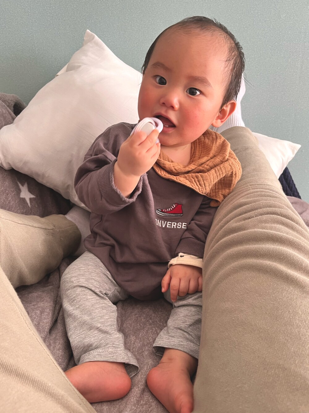 「赤ちゃん、ベビーコーデ、バースデイ、西松屋、H&M、おとこのこ」｜「Birthdayのアイテム（ロンパース、グレー系）」を使った、NAU.Oさん（レディース・153cm）の春コーディネートの1枚目の写真