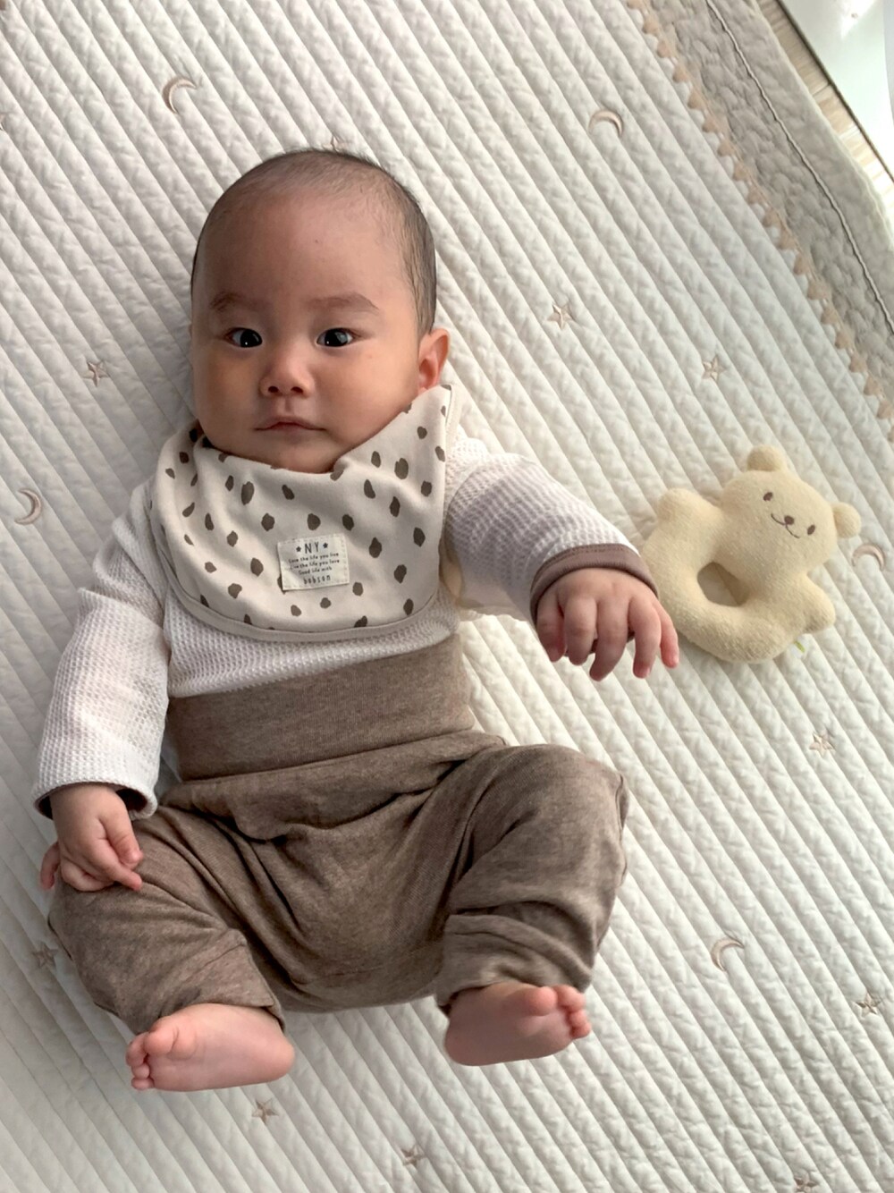 「赤ちゃん、赤ちゃんコーデ、男の子、男の子コーデ、西松屋、H&M」｜「H&Mのアイテム（その他ベビーウェア、ブラウン系）」を使った、NAU.Oさん（レディース・153cm）の秋コーディネートの1枚目の写真