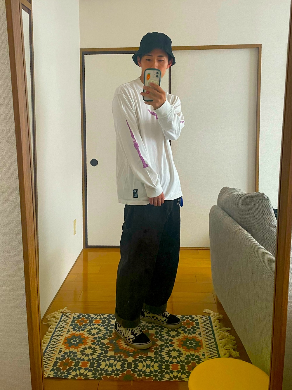「秋服準備はじめました、お洒落さんとつながりたい、スニーカーコーデ、ストリート、ストリートMIX、古着MIX」｜「古着屋さんのアイテム（その他パンツ、グリーン系）」を使った、柴ちゃんさん（メンズ・168cm）の秋コーディネートの1枚目の写真